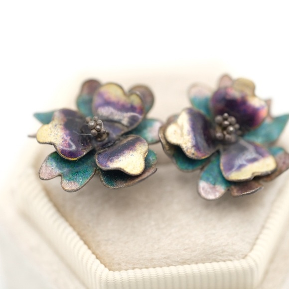 Vintage Enamel Figural Orchid Post Earrings STUNNING 🙌🏻✨⏰💭🤝⌛️ - Picture 7 of 9